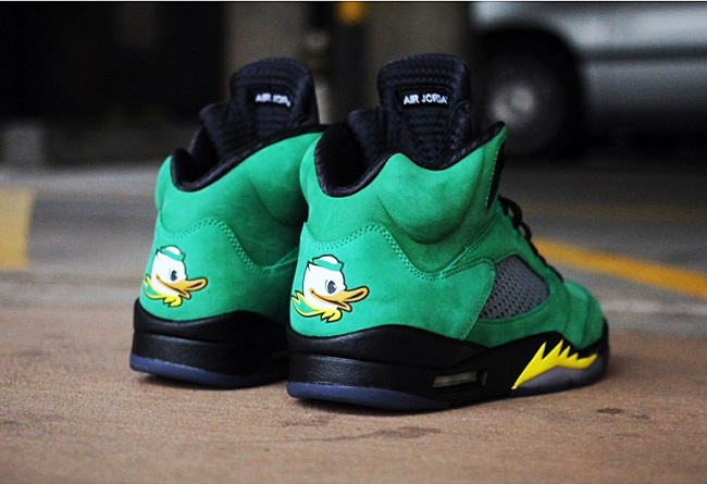 AJ5俄勒冈鸭子,AJ5发售,AJ5鸭子,Oregon Du AJ5俄勒冈鸭子发售日期 詹姆斯晒出 Air Jordan 5 "Oregon Ducks" 上脚图 AJ5俄勒冈鸭子,AJ5发售,AJ5鸭子,Oregon Du AJ5俄勒冈鸭子发售日期 詹姆斯晒出 Air Jordan 5 "Oregon Ducks" 上脚图