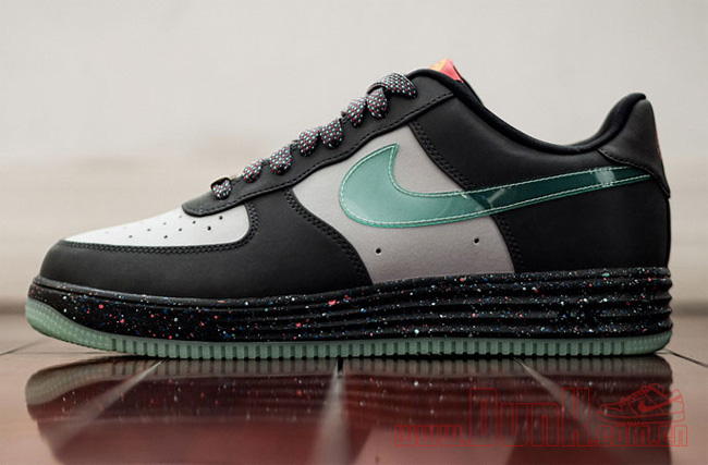 YOTH,Lunar Force 1 Nike Lunar Force 1 YOTH 马年别注实物图赏