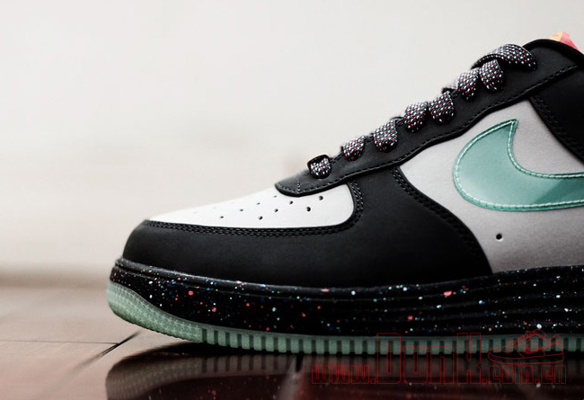 YOTH,Lunar Force 1 Nike Lunar Force 1 YOTH 马年别注实物图赏