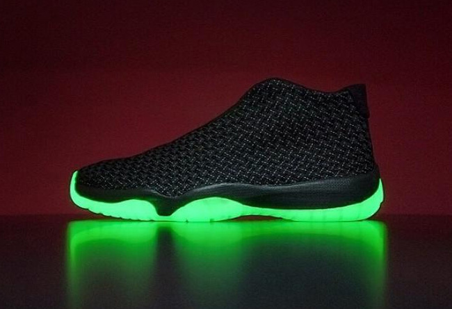 Jordan Future Jordan Future "Glow" 夜光效果展示