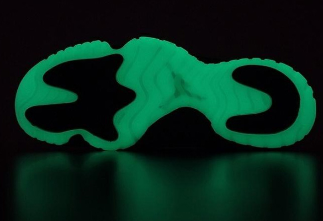 Jordan Future Jordan Future "Glow" 夜光效果展示