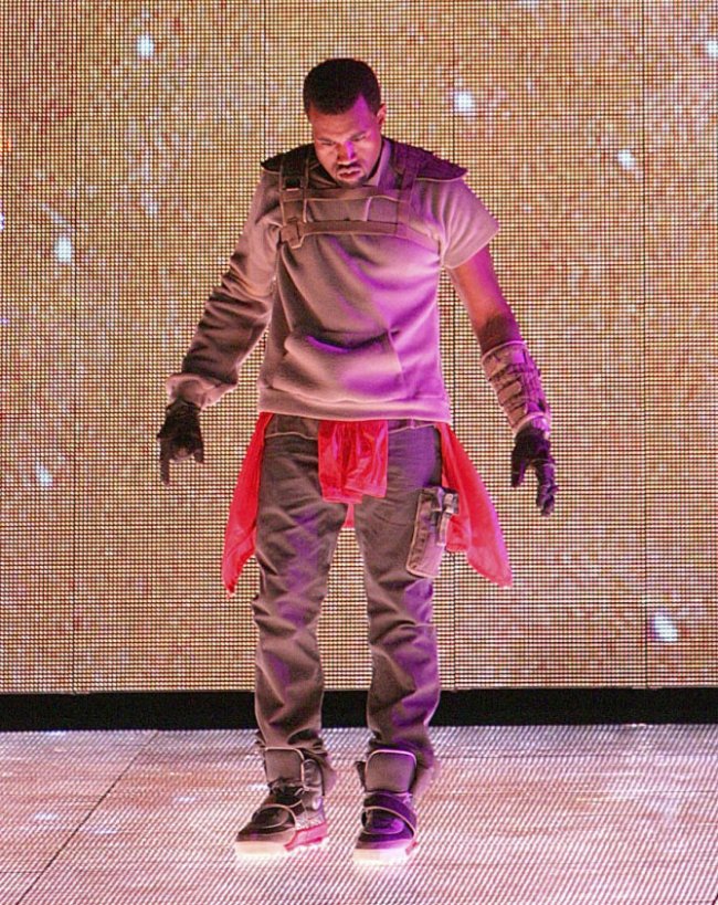 Nike Air Yeezy,Kanye West 椰子上脚价格 Kanye West 侃爷 Nike Air Yeezy 上脚回顾 Nike Air Yeezy,Kanye West 椰子上脚价格 Kanye West 侃爷 Nike Air Yeezy 上脚回顾
