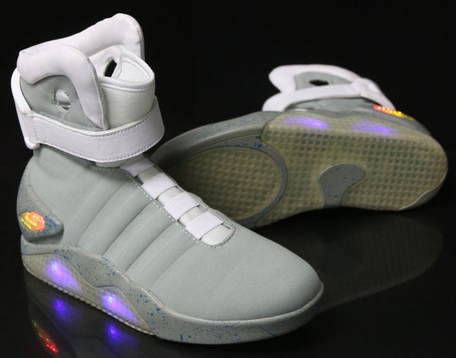 Nike Air Mag 回到未来2自动鞋带 如何花 美元购买 Nike Air Mag Nike Air Mag 回到未来2自动鞋带 如何花 美元购买 Nike Air Mag