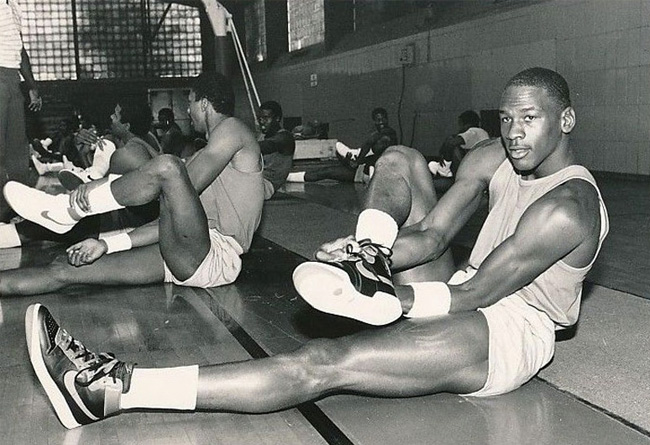 Nike,Air Ship AIr Jordan 前身,乔丹 84 年亲着 Nike Air Ship 曝光 Nike,Air Ship AIr Jordan 前身,乔丹 84 年亲着 Nike Air Ship 曝光