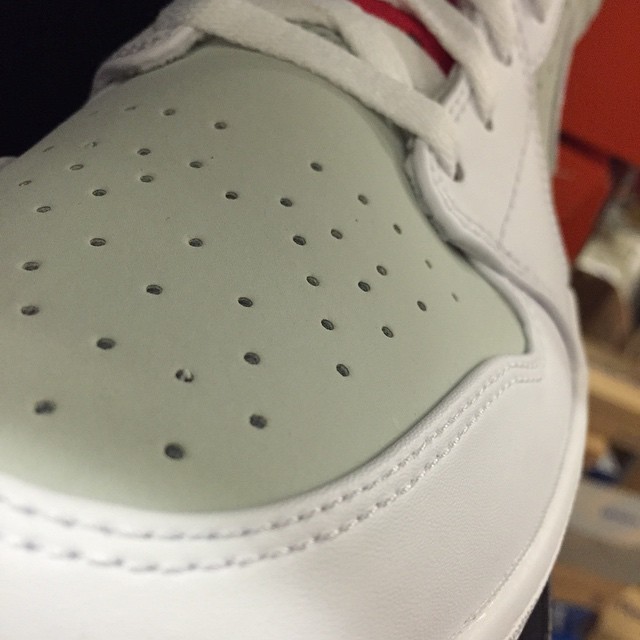 719551-123,AJ1,Air Jordan 1 Mi 719551-123AJ1 Air Jordan 1 Mid “Hare” 兔八哥实物细节图赏 719551-123,AJ1,Air Jordan 1 Mi 719551-123AJ1 Air Jordan 1 Mid “Hare” 兔八哥实物细节图赏