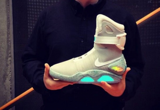 Nike Air Mag 大猜想,Nike Air Mag 会在 10 月 21 日发售吗? Nike Air Mag 大猜想,Nike Air Mag 会在 10 月 21 日发售吗?