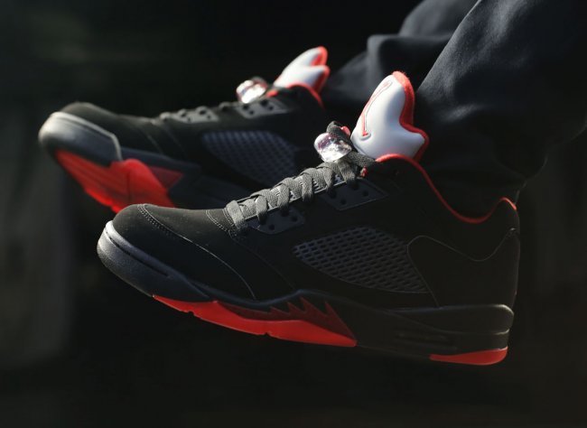 819171-001,AJ5,Air Jordan 5 819171-001AJ5 公牛黑红 Air Jordan 5 Low “Alternate ’90” 上脚实拍 819171-001,AJ5,Air Jordan 5 819171-001AJ5 公牛黑红 Air Jordan 5 Low “Alternate ’90” 上脚实拍