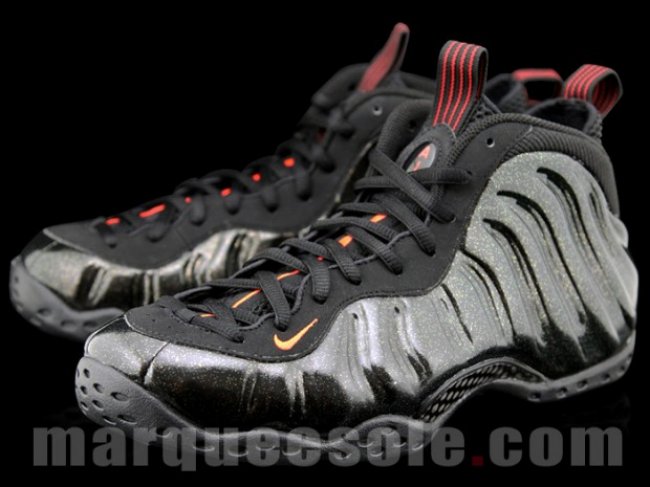 Foamposite One,Foamposite 黑金粉喷 Nike Air Foamposite One “Gold Speckle” 会在今年发售吗 Foamposite One,Foamposite 黑金粉喷 Nike Air Foamposite One “Gold Speckle” 会在今年发售吗