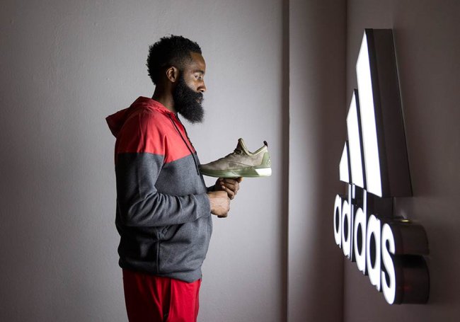Crazylight Boost 2.5 麂皮版本 adidas Crazylight Boost 2.5 “Cargo” PE 亮相 Crazylight Boost 2.5 麂皮版本 adidas Crazylight Boost 2.5 “Cargo” PE 亮相