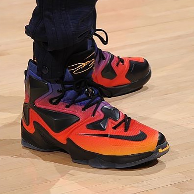 Kobe 11,科比11代,LeBron 13 科比、詹姆斯今日赛场球鞋上脚 Kobe 11,科比11代,LeBron 13 科比、詹姆斯今日赛场球鞋上脚