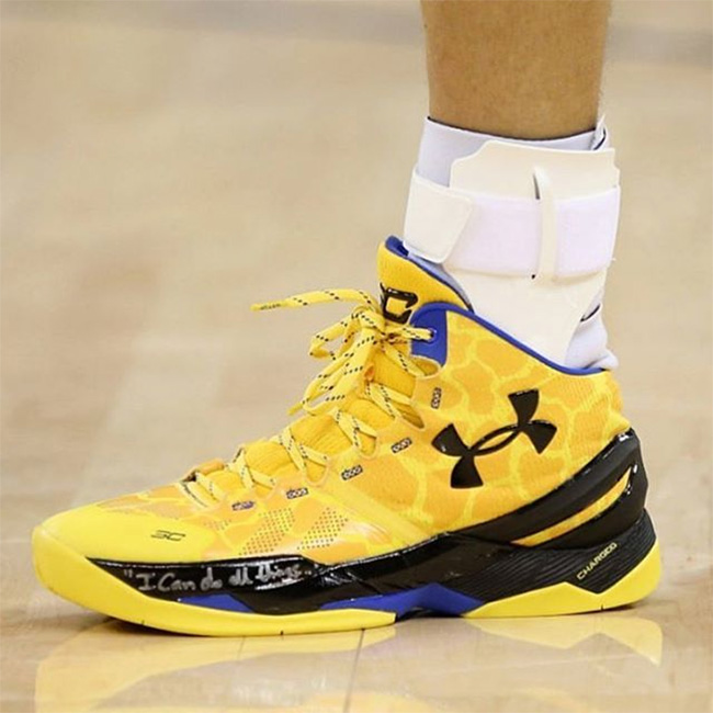Curry 2,Under Armour 勇士豪取 72 胜!同公牛并列历史第一! Curry 2,Under Armour 勇士豪取 72 胜!同公牛并列历史第一!