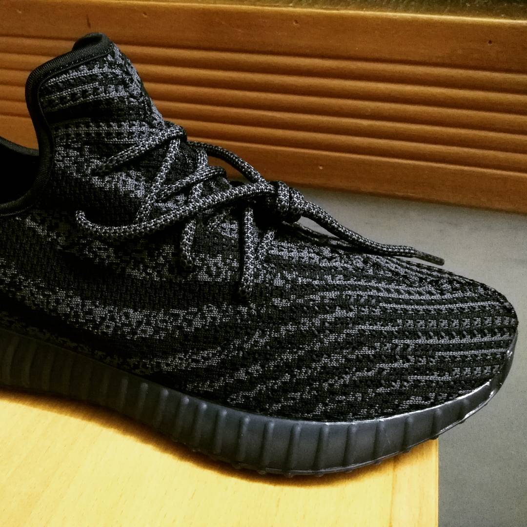 Yeezy 550 Boost,Yeezy 透气性更佳?Yeezy 550 Boost 黑灰条纹配色新图 Yeezy 550 Boost,Yeezy 透气性更佳?Yeezy 550 Boost 黑灰条纹配色新图