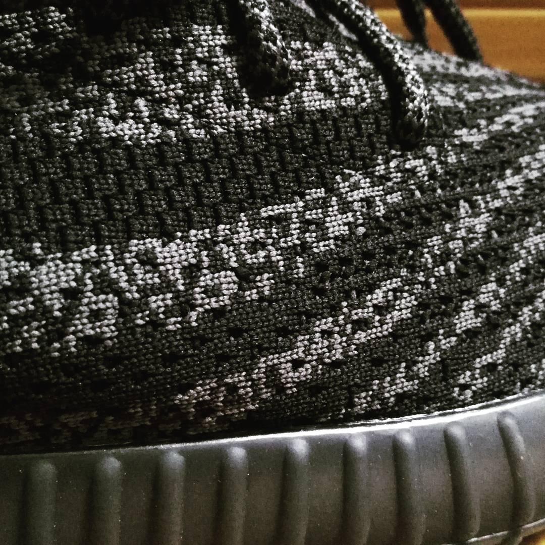 Yeezy 550 Boost,Yeezy 透气性更佳?Yeezy 550 Boost 黑灰条纹配色新图 Yeezy 550 Boost,Yeezy 透气性更佳?Yeezy 550 Boost 黑灰条纹配色新图