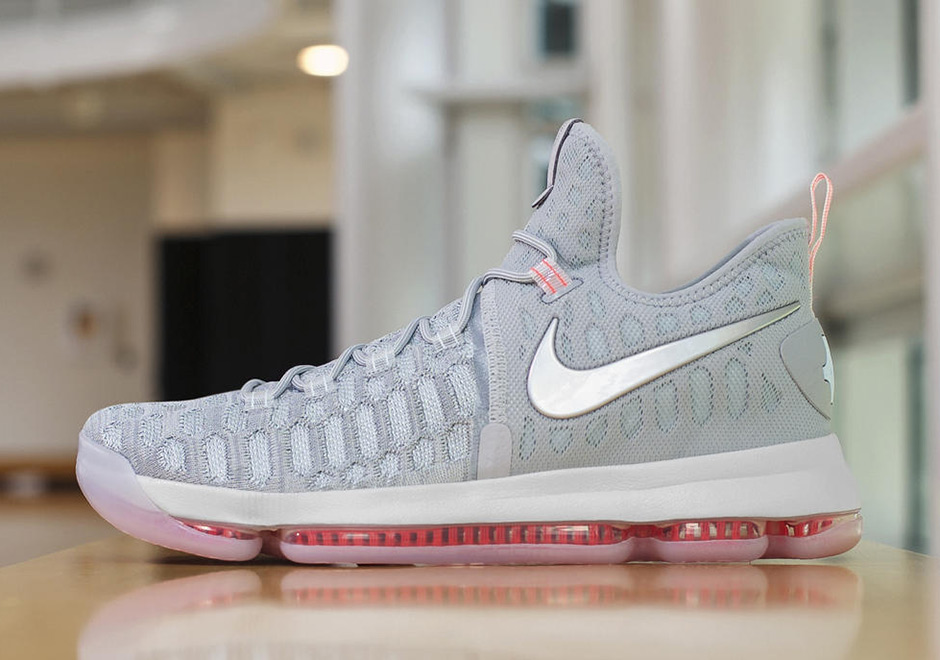KD9,Nike Nike 官方带来 KD 9 “Cool Grey” 的清晰展示 KD9,Nike Nike 官方带来 KD 9 “Cool Grey” 的清晰展示