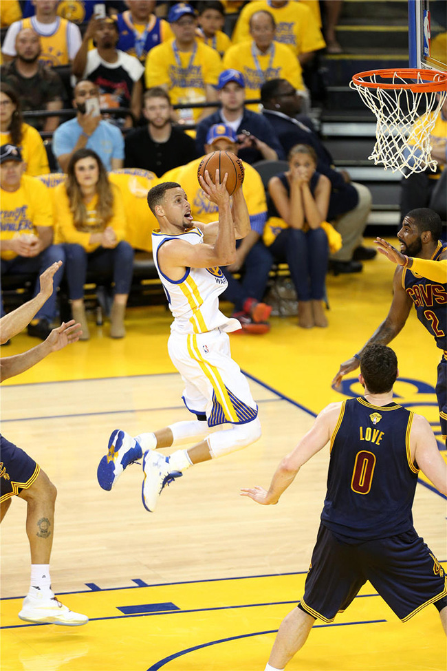 NBA 110-77!勇士主场拿下第二场胜利! NBA 110-77!勇士主场拿下第二场胜利!