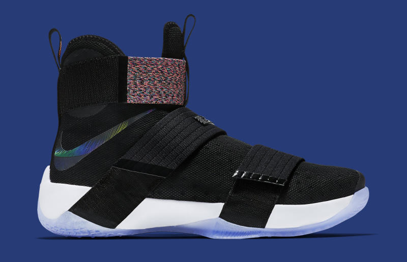 士兵10代,Soldier 10,Nike 士兵10代 詹皇初次上脚的 Nike Soldier 10 多彩渐变配色即将发售 士兵10代,Soldier 10,Nike 士兵10代 詹皇初次上脚的 Nike Soldier 10 多彩渐变配色即将发售