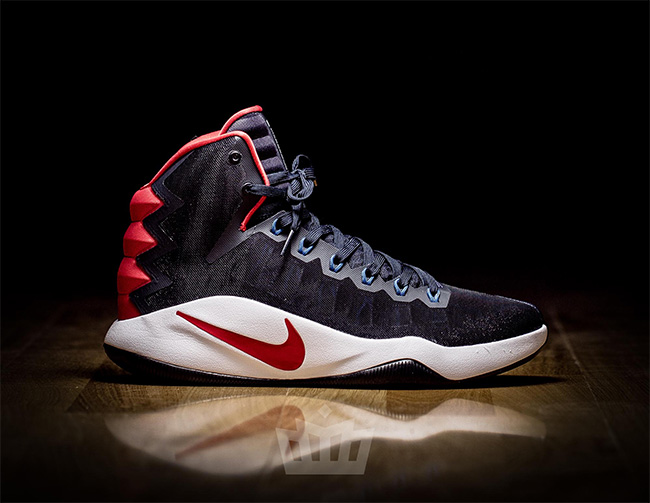 844359-446,Hyperdunk 2016,Nike 844359-446 Nike Hyperdunk 2016 “USA” 客场配色实物近赏 844359-446,Hyperdunk 2016,Nike 844359-446 Nike Hyperdunk 2016 “USA” 客场配色实物近赏