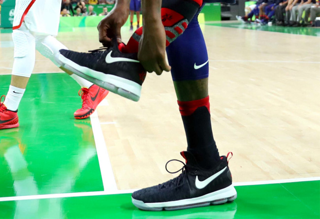 KD9,Nike,杜兰特9代 KD 又掉鞋!美国队奥运首战球鞋上脚 KD9,Nike,杜兰特9代 KD 又掉鞋!美国队奥运首战球鞋上脚