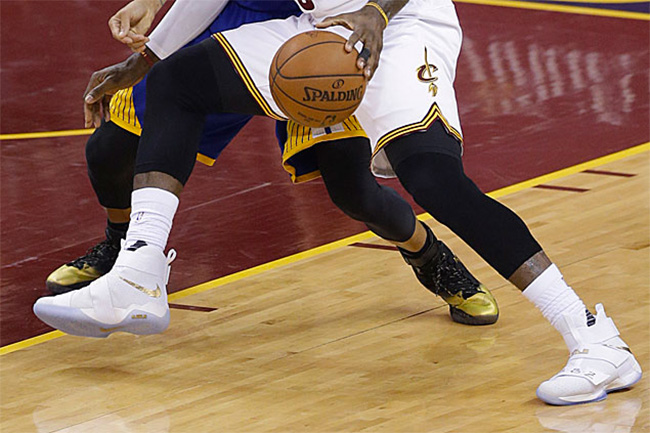 LBJ14,LeBron 14 LBJ14 詹皇十四代 LeBron 14 将推迟到明年 1 月发售! LBJ14,LeBron 14 LBJ14 詹皇十四代 LeBron 14 将推迟到明年 1 月发售!