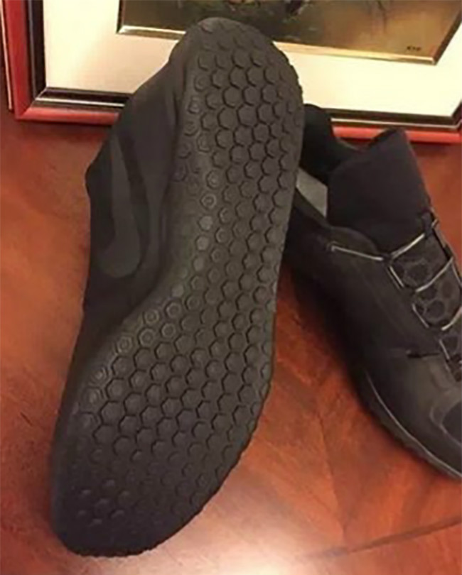 Nike,Kobe AD 自动系鞋带?Nike Kobe AD “Triple Black” 样品曝光 Nike,Kobe AD 自动系鞋带?Nike Kobe AD “Triple Black” 样品曝光