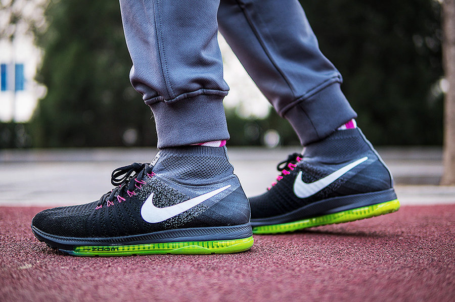 Zoom All Out Flyknit,Nike 踩着全掌 Zoom 气垫跑步到底是何感受? Zoom All Out Flyknit,Nike 踩着全掌 Zoom 气垫跑步到底是何感受?