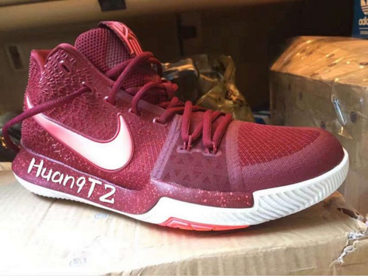 Nike,Kyrie 3 绑带不见了?!疑似 Nike Kyrie 3 鞋身首次披露! Nike,Kyrie 3 绑带不见了?!疑似 Nike Kyrie 3 鞋身首次披露!