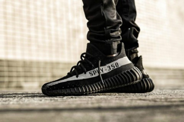adidas,Yeezy Boost 350 V2 同样重要!黑白 Yeezy Boost 350 V2 全球店铺完整清单 adidas,Yeezy Boost 350 V2 同样重要!黑白 Yeezy Boost 350 V2 全球店铺完整清单
