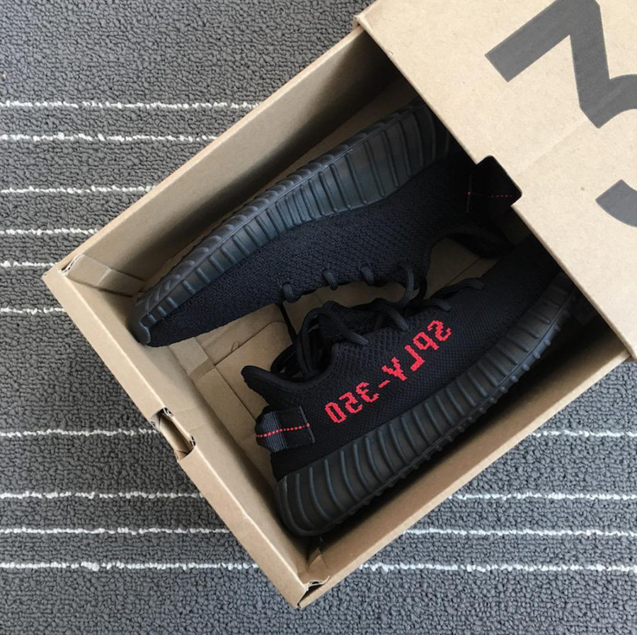 Yeezy 350 Boost V2,Yeezy 350 B 黑红 or 白斑马,下月的哪双 Yeezy 你更倾心? Yeezy 350 Boost V2,Yeezy 350 B 黑红 or 白斑马,下月的哪双 Yeezy 你更倾心?