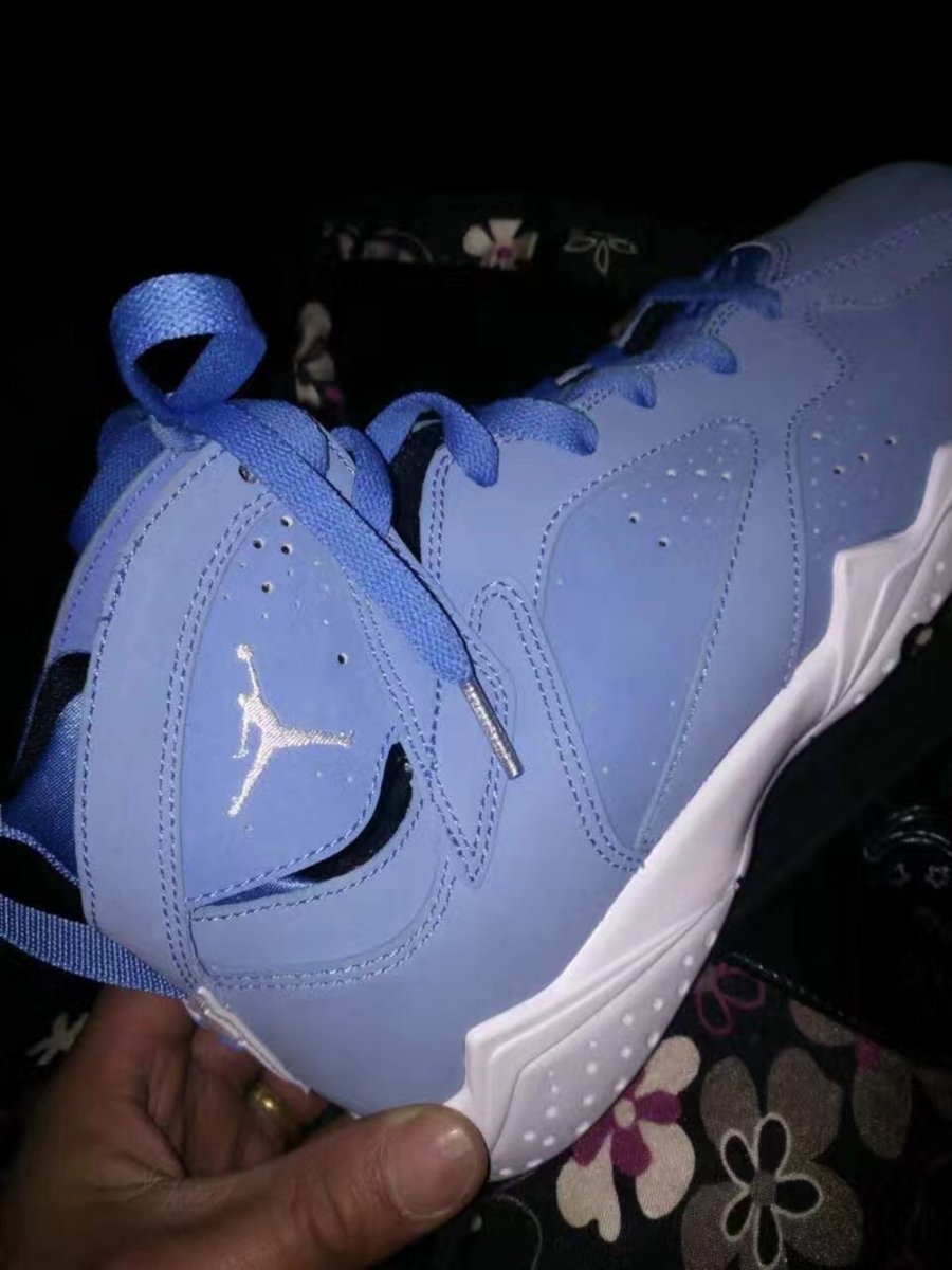 Air Jordan 7,AJ7,304775-400 北卡正代来袭!Air Jordan 7 “Pantone” 实物谍照流出 Air Jordan 7,AJ7,304775-400 北卡正代来袭!Air Jordan 7 “Pantone” 实物谍照流出