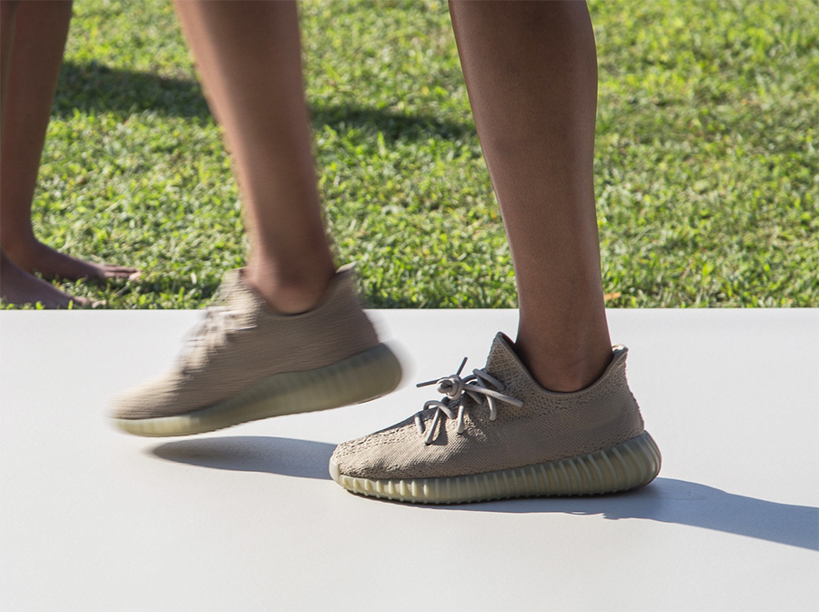 Yeezy 350 Boost V2,Dark Green, 回归大地色!这双 Yeezy 350 Boost V2 将在下月发售 Yeezy 350 Boost V2,Dark Green, 回归大地色!这双 Yeezy 350 Boost V2 将在下月发售