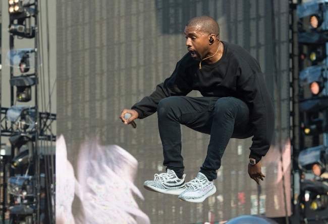 adidas,Yeezy Boost,Kanye West 入手椰子新模式!卡戴珊亲自送出多双“白斑马” adidas,Yeezy Boost,Kanye West 入手椰子新模式!卡戴珊亲自送出多双“白斑马”