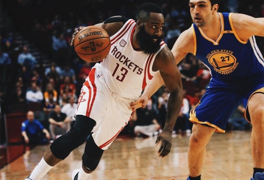 adidas,Harden Vol.1,BW0552 赛场外登哥依然穿着这双黑白分明的 Boost 球鞋! adidas,Harden Vol.1,BW0552 赛场外登哥依然穿着这双黑白分明的 Boost 球鞋!