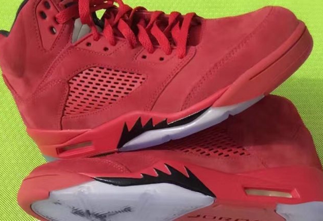 Air Jordan 5,AJ5,136027-602 愤怒公牛再现!Air Jordan 5 “Red Suede” 全新实物近览 Air Jordan 5,AJ5,136027-602 愤怒公牛再现!Air Jordan 5 “Red Suede” 全新实物近览