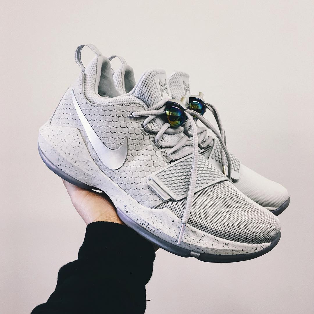 Nike,PG1 2K 有多少人和小编一样在等这双球鞋的发售? Nike,PG1 2K 有多少人和小编一样在等这双球鞋的发售?