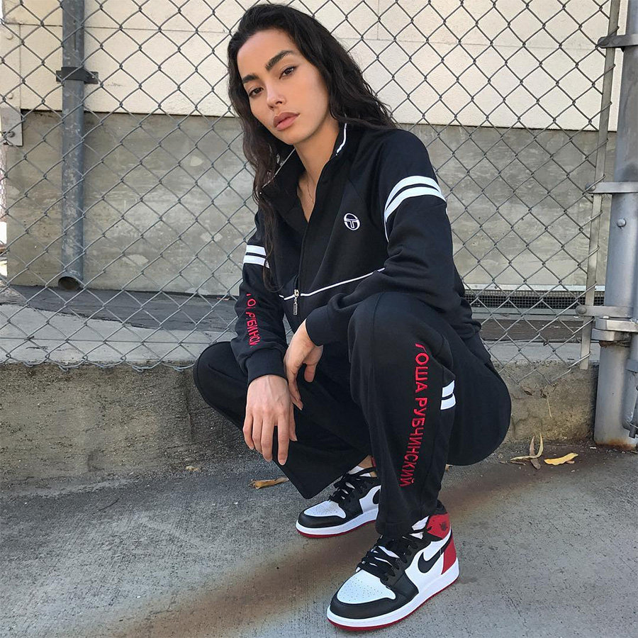 AJ1,Air Jordan 1,555088-125 AJ1黑脚趾555088-125 惊!潮流女神全裸上身出镜!只因这双价格飞涨的人气球鞋! AJ1,Air Jordan 1,555088-125 AJ1黑脚趾555088-125 惊!潮流女神全裸上身出镜!只因这双价格飞涨的人气球鞋!