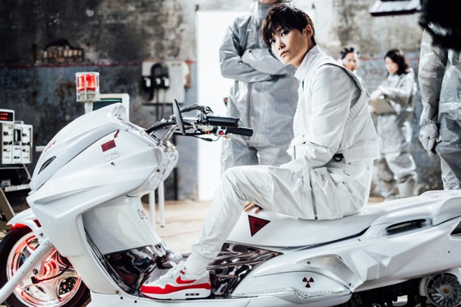 Air Max Day,李宇春,Eugene Tong,Li 这双复古鞋款居然和李宇春一起穿越到未来! Air Max Day,李宇春,Eugene Tong,Li 这双复古鞋款居然和李宇春一起穿越到未来!