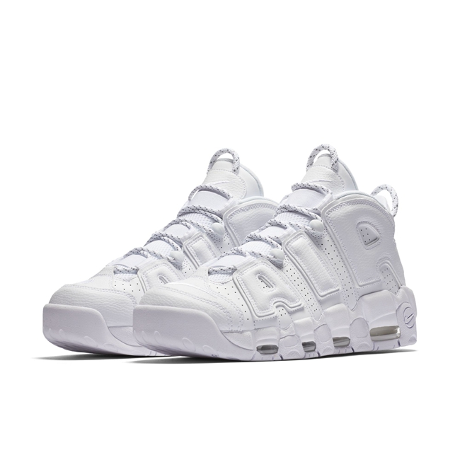 Nike,Air More Uptempo 气质更出众!这三双复古球鞋加入 “小白鞋” 的行列 Nike,Air More Uptempo 气质更出众!这三双复古球鞋加入 “小白鞋” 的行列