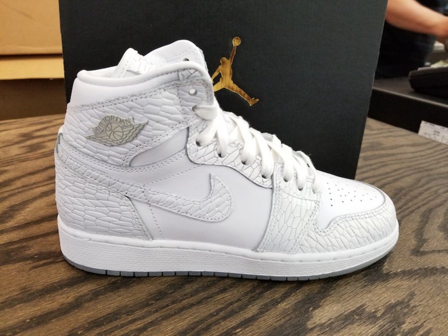 全新,爆,裂纹,两双,Air,Jordan,小白,鞋,将于, 全新爆裂纹!两双 Air Jordan GS 小白鞋将于五月发售 全新,爆,裂纹,两双,Air,Jordan,小白,鞋,将于, 全新爆裂纹!两双 Air Jordan GS 小白鞋将于五月发售