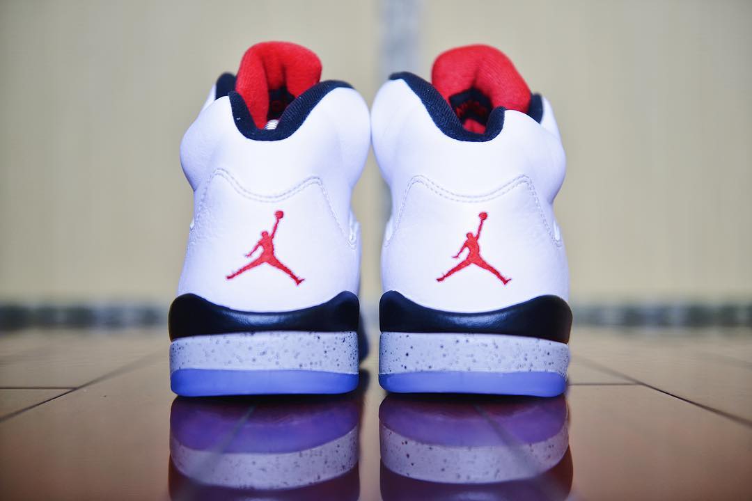 AJ5,Air Jordan 5,136027-104 黑白灰的经典搭配!白水泥 Air Jordan 5 细节图释出! AJ5,Air Jordan 5,136027-104 黑白灰的经典搭配!白水泥 Air Jordan 5 细节图释出!