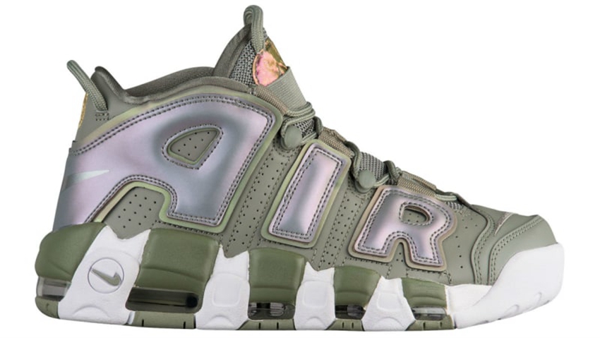 Nike,Air More Uptempo,917593-0 年底圣诞配色?妹子终于可以上脚全掌大 Air 了! Nike,Air More Uptempo,917593-0 年底圣诞配色?妹子终于可以上脚全掌大 Air 了!