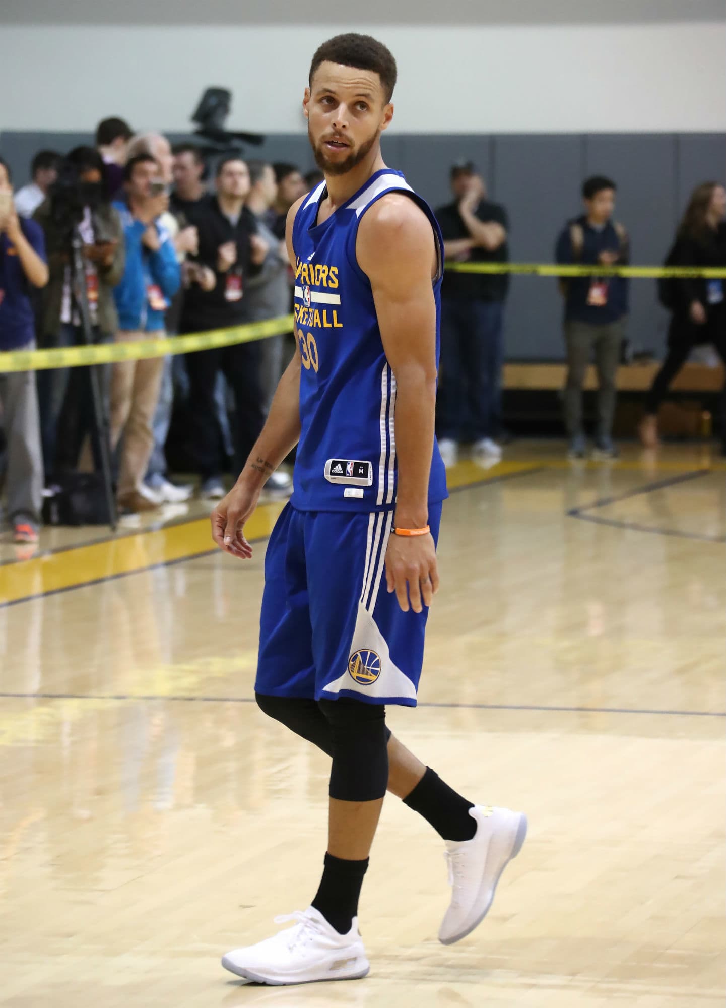 Under Armour,Curry 4 Low 全编织鞋面!库里上脚 Under Armour Curry 4 Low 白金配色! Under Armour,Curry 4 Low 全编织鞋面!库里上脚 Under Armour Curry 4 Low 白金配色!