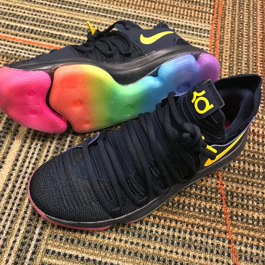 Nike,KD 10,BETRUE,Jonquel Jone 比阿杜上脚还快!全新 Nike KD 10“BETRUE” 实物细节曝光 Nike,KD 10,BETRUE,Jonquel Jone 比阿杜上脚还快!全新 Nike KD 10“BETRUE” 实物细节曝光
