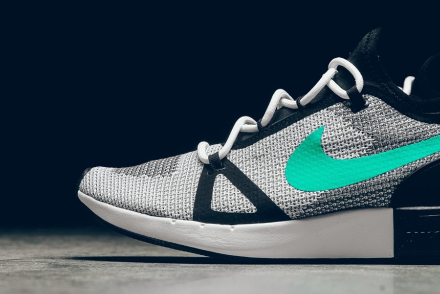Duel Racer,Nike 颜值性能均不俗!全新 Duel Racer 现已率先登场 Duel Racer,Nike 颜值性能均不俗!全新 Duel Racer 现已率先登场