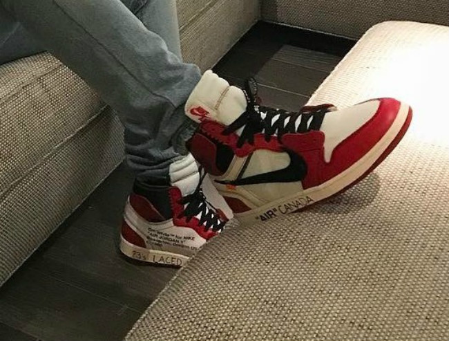 AJ1,Air Jordan 1 OVO 的主理人 Drake 竟然上脚这双 Air Jordan 1! AJ1,Air Jordan 1 OVO 的主理人 Drake 竟然上脚这双 Air Jordan 1!