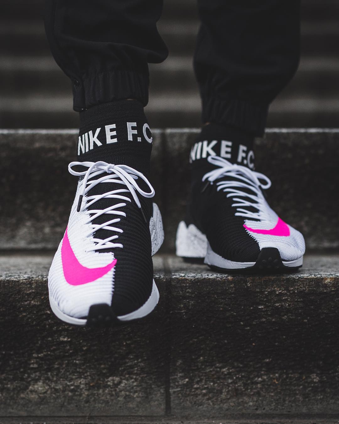 Nike,Zoom Mercurial,852616-100 阴阳撞色 + 粉色大钩!这双“亮骚”的吕布二代现已发售! Nike,Zoom Mercurial,852616-100 阴阳撞色 + 粉色大钩!这双“亮骚”的吕布二代现已发售!