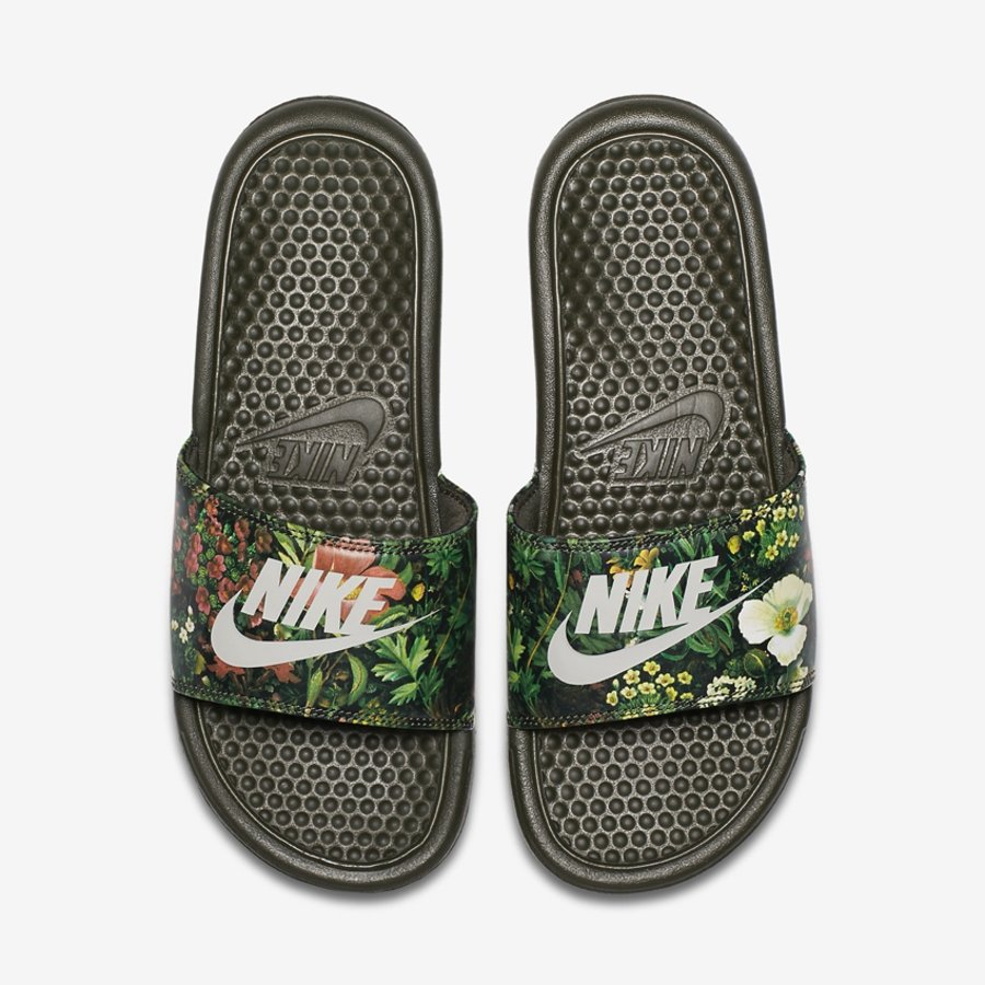 Nike,Benassi 彩色花卉!经典 Nike Benassi 拖鞋多款配色再度上架! Nike,Benassi 彩色花卉!经典 Nike Benassi 拖鞋多款配色再度上架!