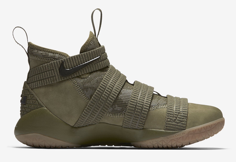 Nike,LeBron Soldier 11,SFG,Med 战斗感十足!这双 Soldier 11 “Medium Olive” 你给打几分? Nike,LeBron Soldier 11,SFG,Med 战斗感十足!这双 Soldier 11 “Medium Olive” 你给打几分?