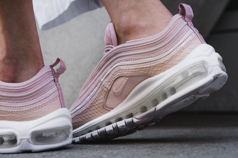 Nike,Air Max 97 奢华又清新!这款粉色蛇皮的 Nike Air Max 97 你给打几分? Nike,Air Max 97 奢华又清新!这款粉色蛇皮的 Nike Air Max 97 你给打几分?