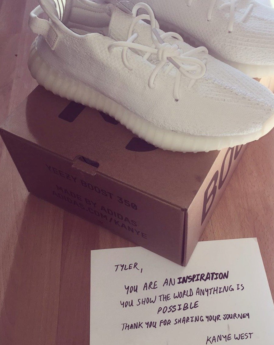 adidas,Yeezy Runner,Yeezy 350 侃爷赠送粉丝纯白 Yeezy 350 V2!并上脚全新 Yeezy Runner! adidas,Yeezy Runner,Yeezy 350 侃爷赠送粉丝纯白 Yeezy 350 V2!并上脚全新 Yeezy Runner!