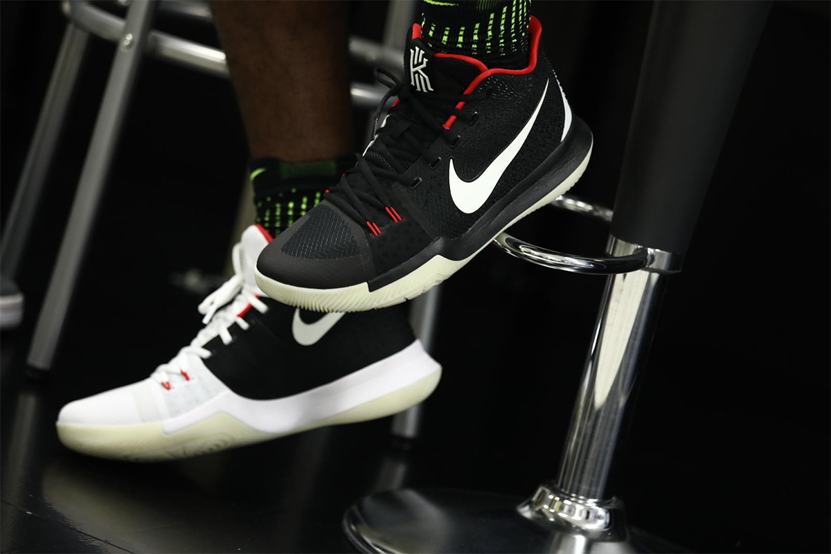 Kyrie 3 欧文正式开启亚洲之行,但却同时传出了他申请转会的消息! Kyrie 3 欧文正式开启亚洲之行,但却同时传出了他申请转会的消息!